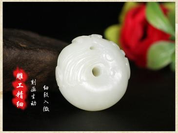 和田玉掛件龍扣 圓潤(rùn)飽滿 造型簡(jiǎn)約